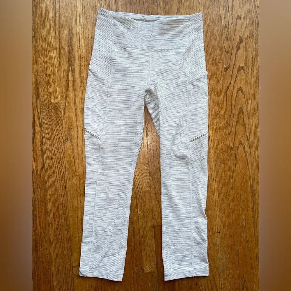 Lululemon Speed Up Crop Pant Size 2